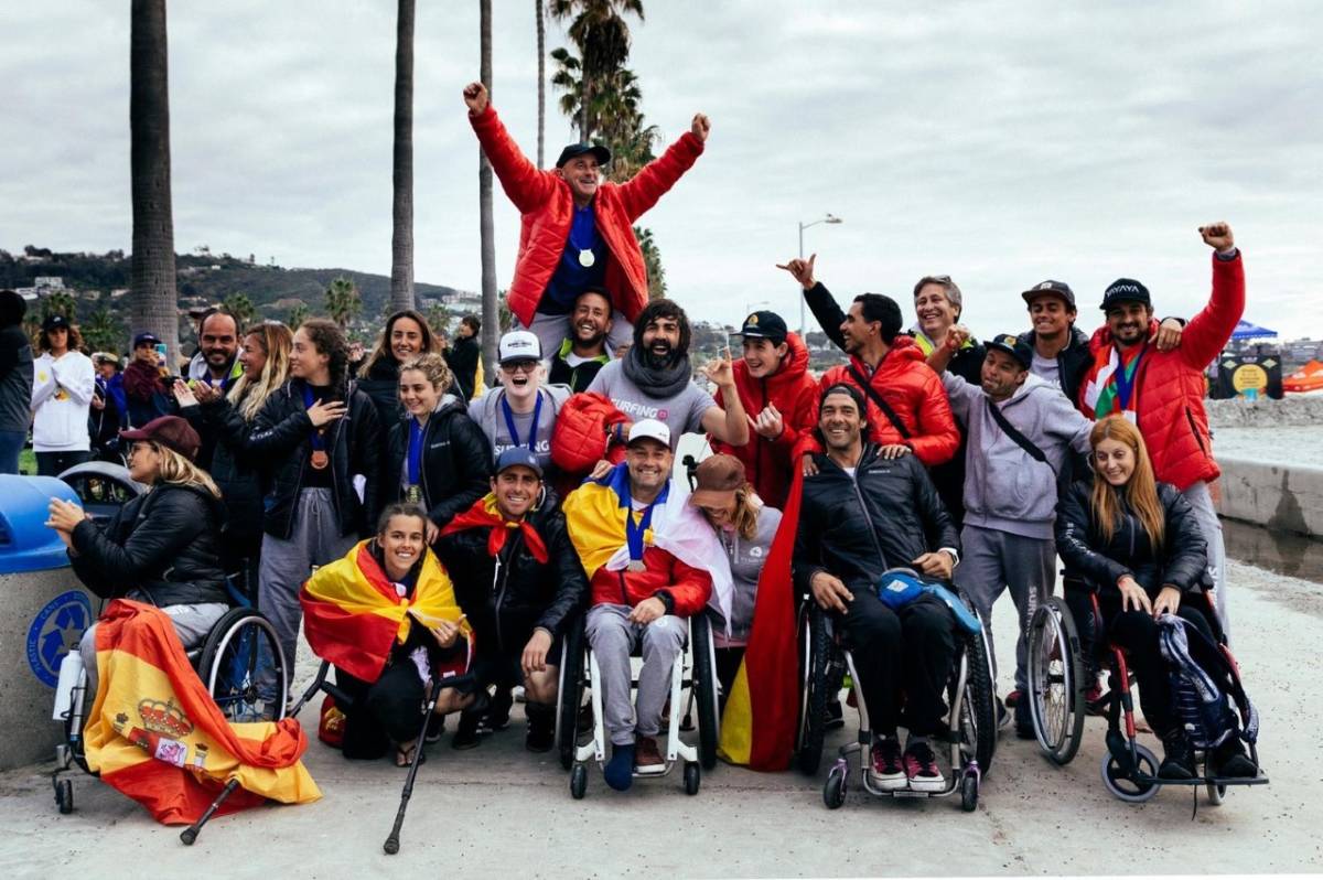 Efrén Mompeán, del Club Bahía Surf de Mazarrón, campeón del mundo con España y sexto individual