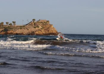 El próximo sábado 26 de febrero Murcia acogerá la primera prueba del Surfing KIDS en la playa de Bahía