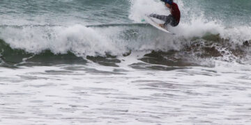 Vuelven las olas y los grandes eventos del surf: Campeonato de España Bahía Surfing Kids 2025 y Surfito 15